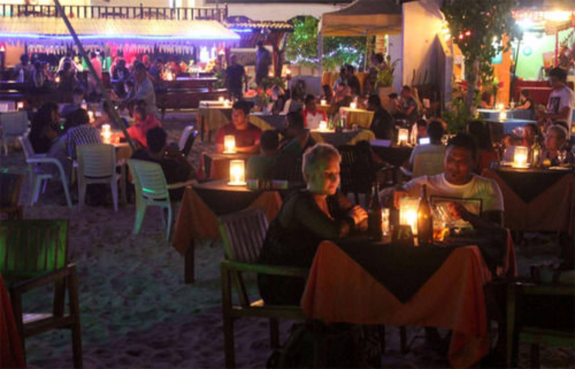 Samaya Beach Hotel Унаватуна Экстерьер фото